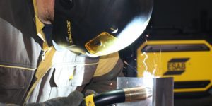 ESAB, MIG gun, fume extraction